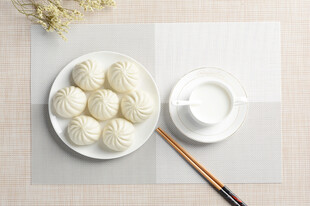 包子 牛奶