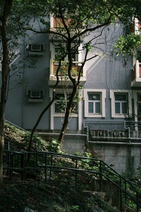 林间灰楼