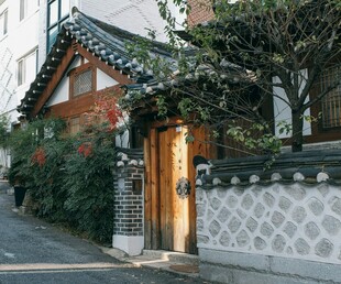 传统韩式庭院建筑一角