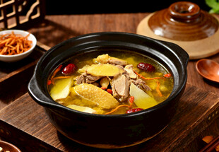 鸡汤砂锅煲