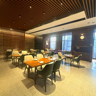 现代简约风格餐厅室内场景