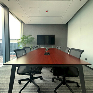 现代风格会议室场景