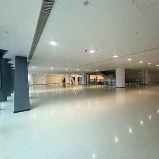 现代空旷室内大厅空间