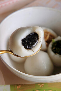 黑芝麻汤圆