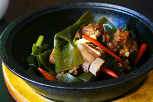 海带烧排骨砂锅