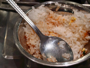 米饭与勺子