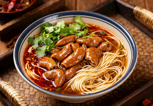 红烧肥肠拉面