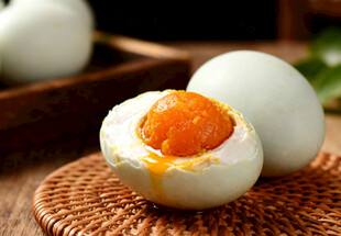 流油咸鸭蛋