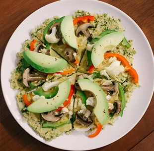 牛油果蔬菜藜麦沙拉