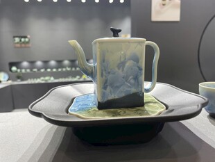 中式典雅茶壶茶具展示