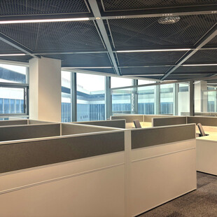 现代开放式办公区域场景