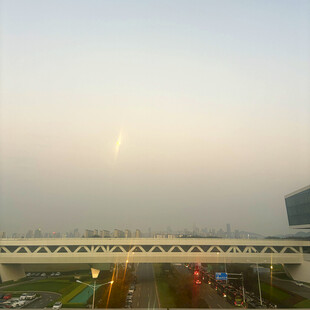 城市高架桥景象