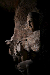 云岗石窟古老佛像