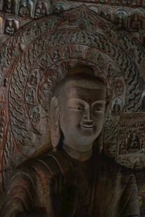 云冈石窟佛像头部特写