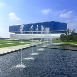 现代建筑前的喷泉景观