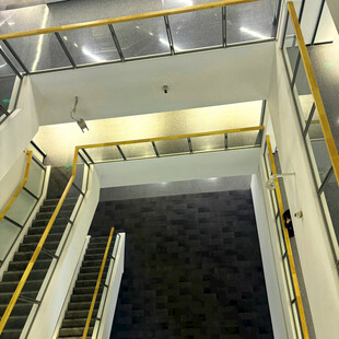 室内楼梯与防护栏杆景观