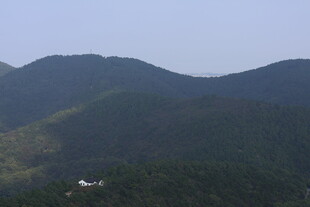 山峦叠翠