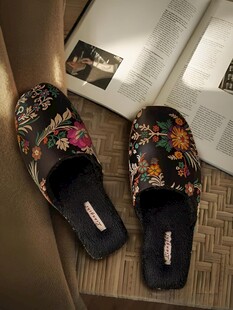 刺绣拖鞋