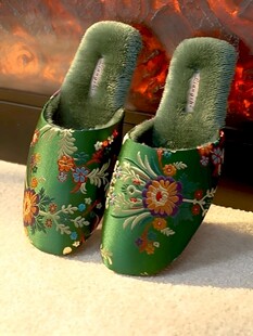 刺绣拖鞋