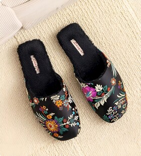 刺绣拖鞋