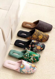 刺绣拖鞋