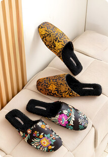 刺绣拖鞋