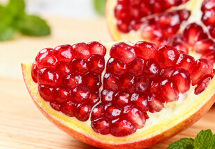 切开的红石榴