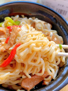 鸡肉拌面