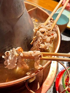 铜锅涮羊肉卷