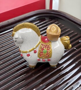 马驹摆件