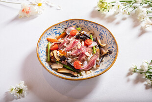 菌菇牛肉盖饭