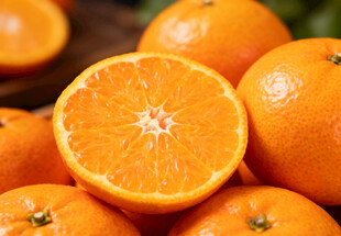 切开的橙子堆叠