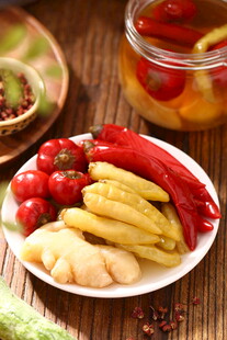腌制姜块 泡辣椒