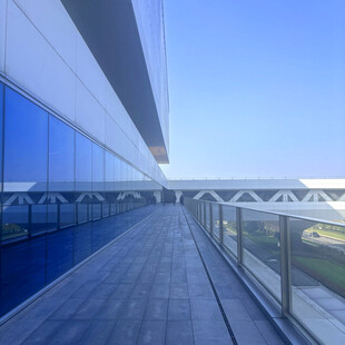 现代建筑露天观景平台