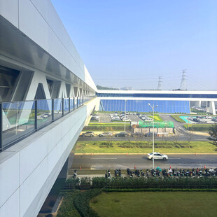 俯瞰机场全景