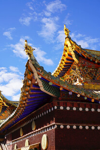 藏式古建筑屋顶精美绚丽