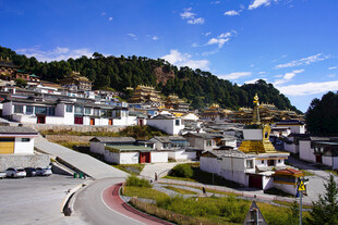 甘肃郎木寺全景