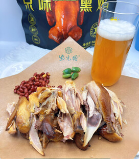 烤鸡配啤酒