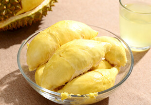 碗中的榴莲果肉