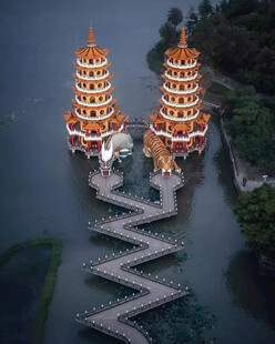 水上宝塔