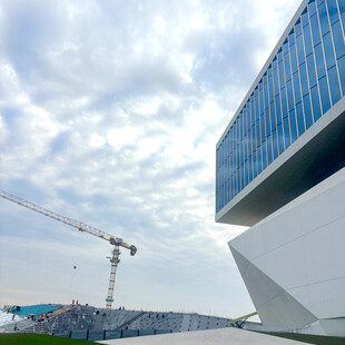 现代建筑施工现场图景