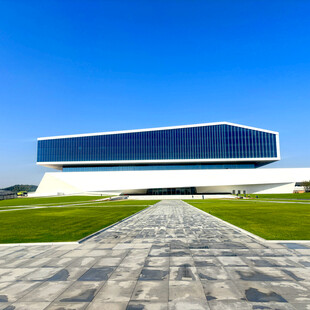 现代风格建筑外观展示