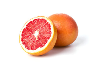 切开的新鲜西柚