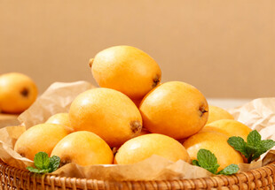 竹篮中的黄枇杷