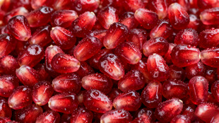 饱满红石榴籽特写