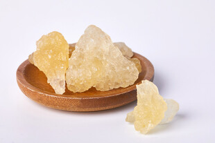 木盘里的晶莹老冰糖