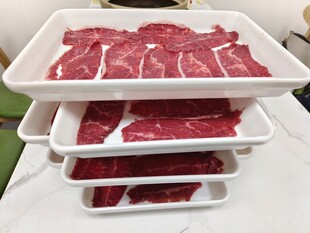 新鲜牛肉堆叠