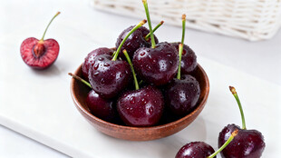 碗中鲜美的大颗车厘子