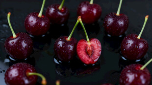 新鲜欲滴的诱人樱桃