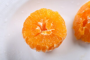 新鲜橘子